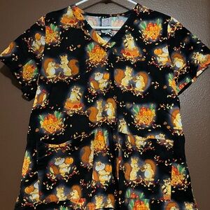 Peaches Black Scrub Top with Autumn Print size xl raccoon squirrel pumpkin corn